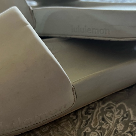 lululemon athletica Cream Sandals - Picture 2 of 3